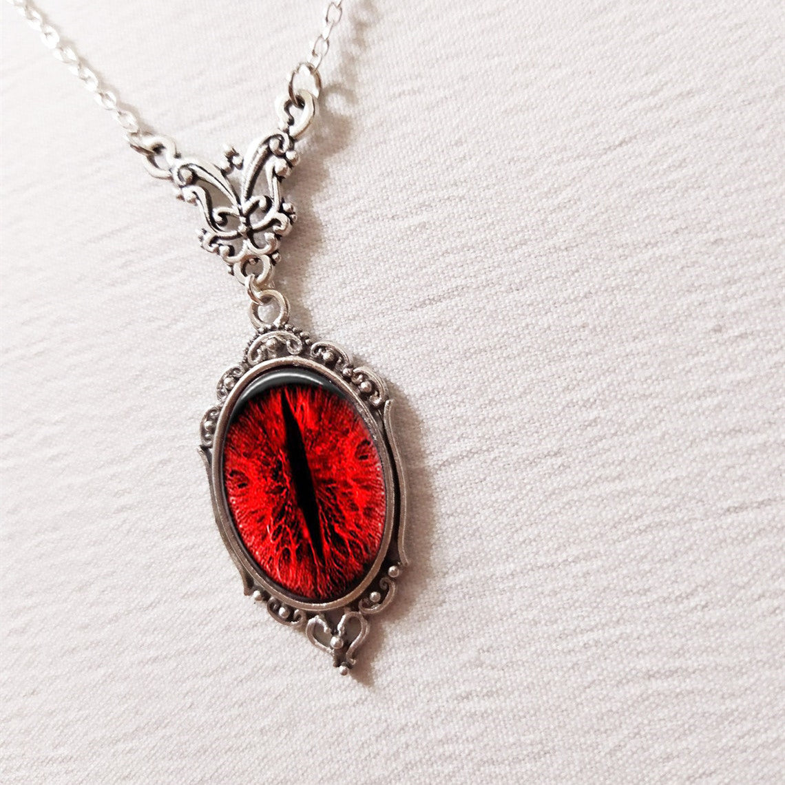 Wholesale gothic blood cat's eye charm necklace vampire relief retro choke